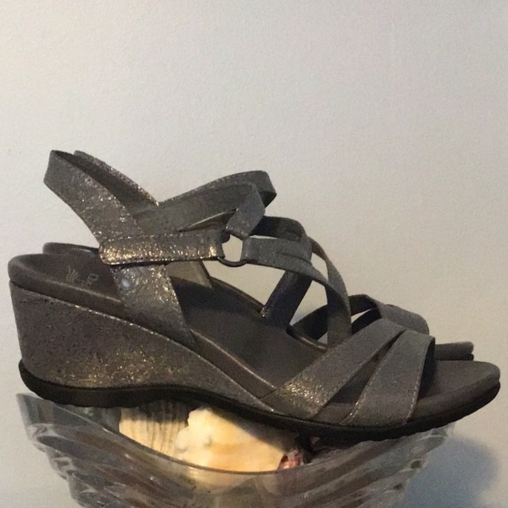 Dansko Addison wedge sandals,New Without Tags,silver/pewter leather size 40(10)